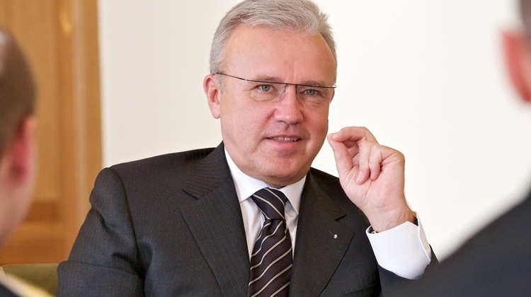 Губернатор Красноярска Александр Усс имеет вид на жительство в Германии