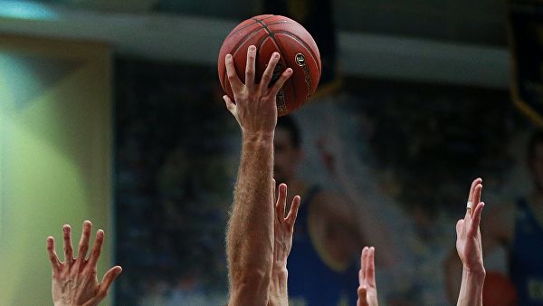 Тирион: 120-сантиметровый карлик играет за школьную баскетбольную команду