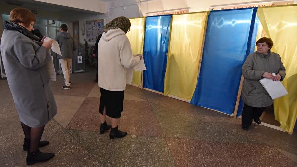 «Более важные дела»: почему украинские венгры не пойдут на выборы