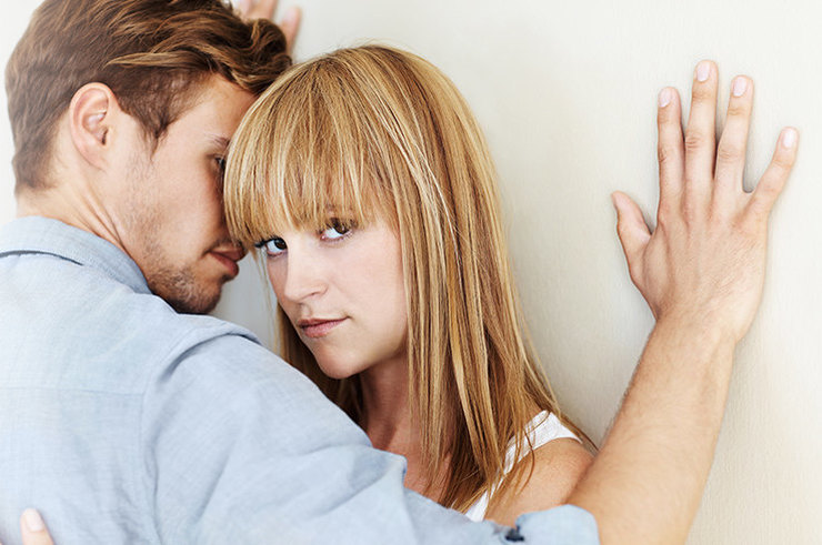 «Изменила и не жалею»: 6 откровенных признаний о неверности в браке