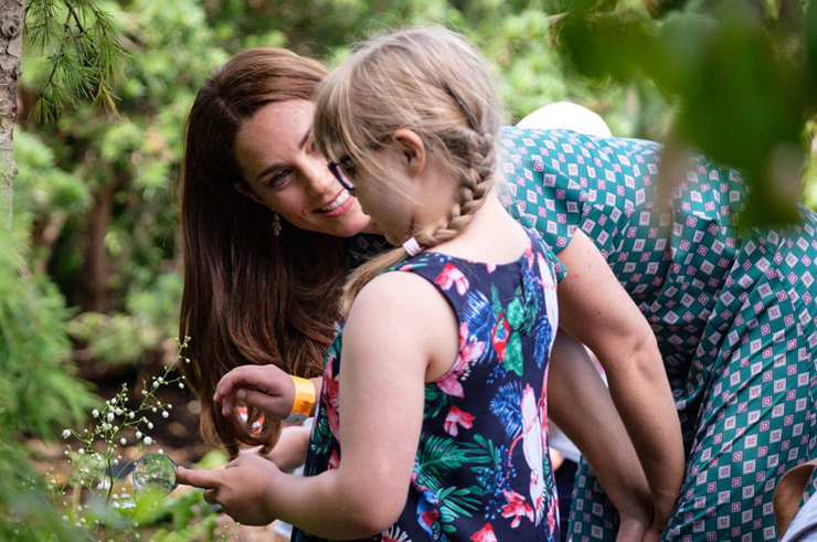 Кейт Миддлтон устроила в созданном ею саду пикник для детей