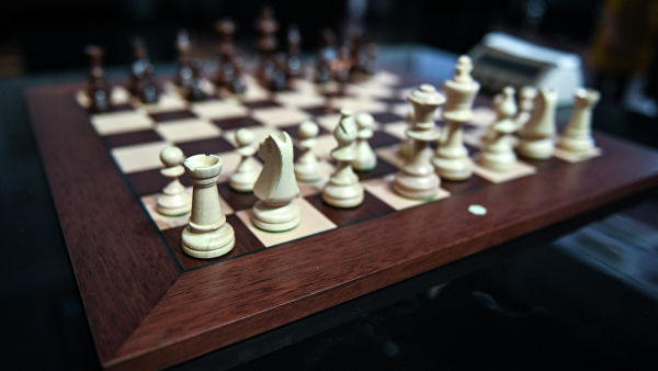 Смагин: пять-шесть шахматистов сохраняют шансы на победу в Суперфинале ЧР
