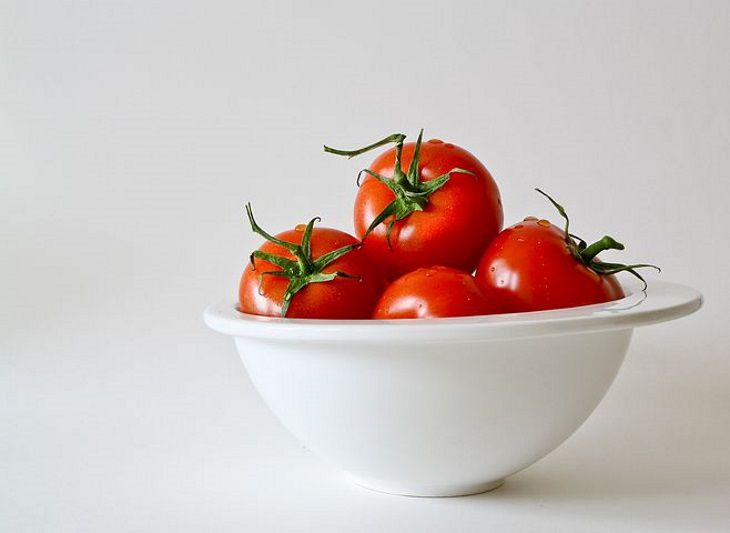 Медики рассказали о неожиданной пользе приготовленных помидоров