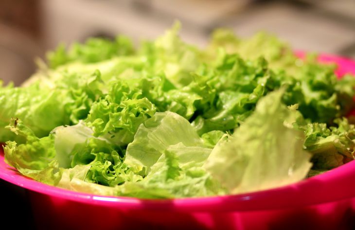 Эксперты перечислили полезные свойства салата
