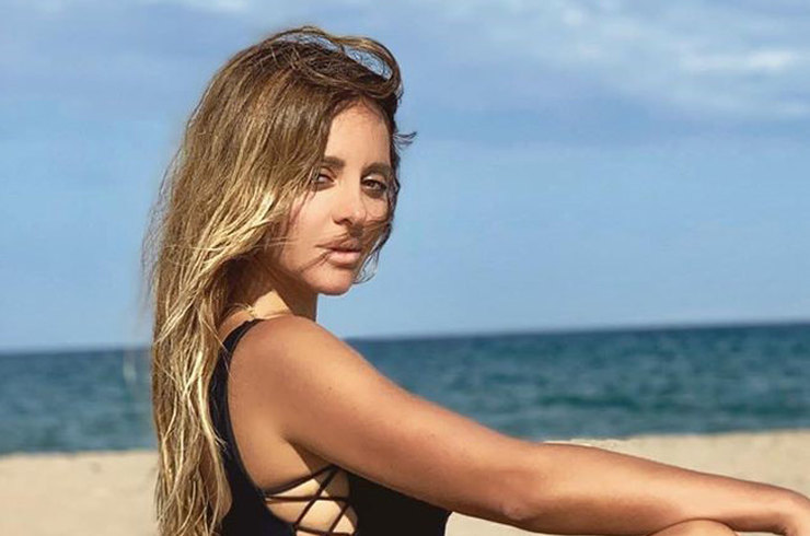 «Люблю крайности»: Анжелика Ревва похвасталась стройной фигурой на пляже