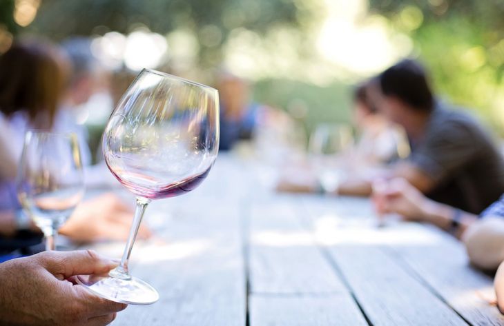 Специалисты выяснили, в чем заключается польза вина