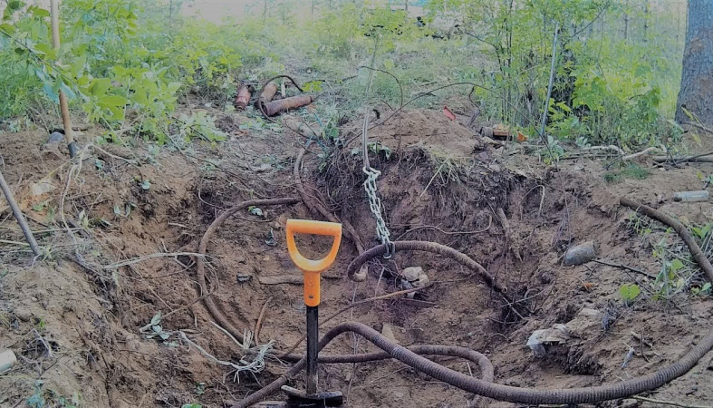 Мужчина выкопал один километр кабеля, чтобы сдать его в металлолом