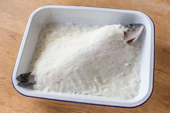 Сибас в соли: особенности приготовления