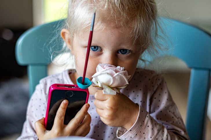 Ученые опровергли миф о вреде смартфонов для детей