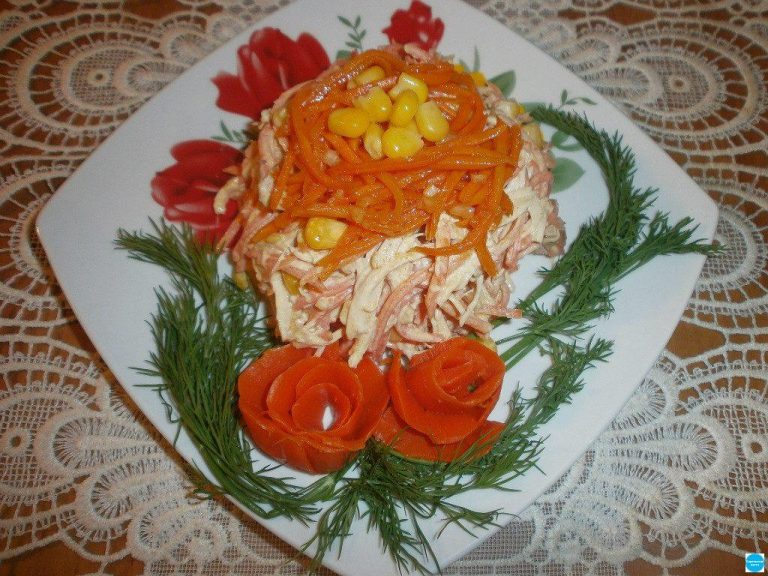 Рецепт салата с копчёной курицей и корейской морковью