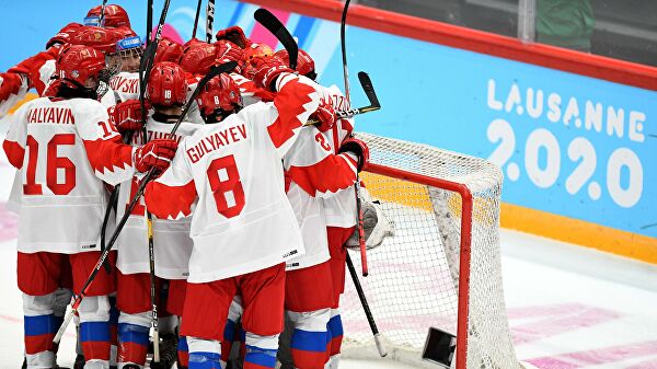 Российские хоккеисты вышли в финал юношеских ОИ и сыграют с США