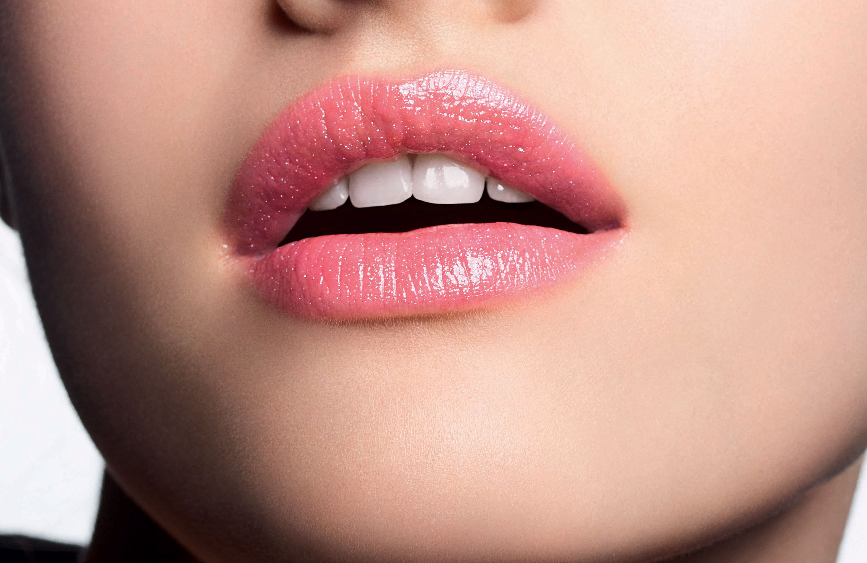 Форма губных помад. Красивые губы. Женские губы. Шикарные губы. Сочные губы.