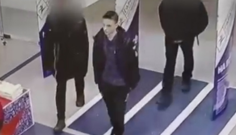 Попавшего на видео молодого человека ищет полиция Петрозаводска