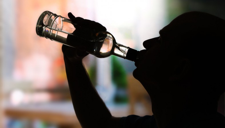 Бомж украл дорогой алкоголь из магазина в Петрозаводске