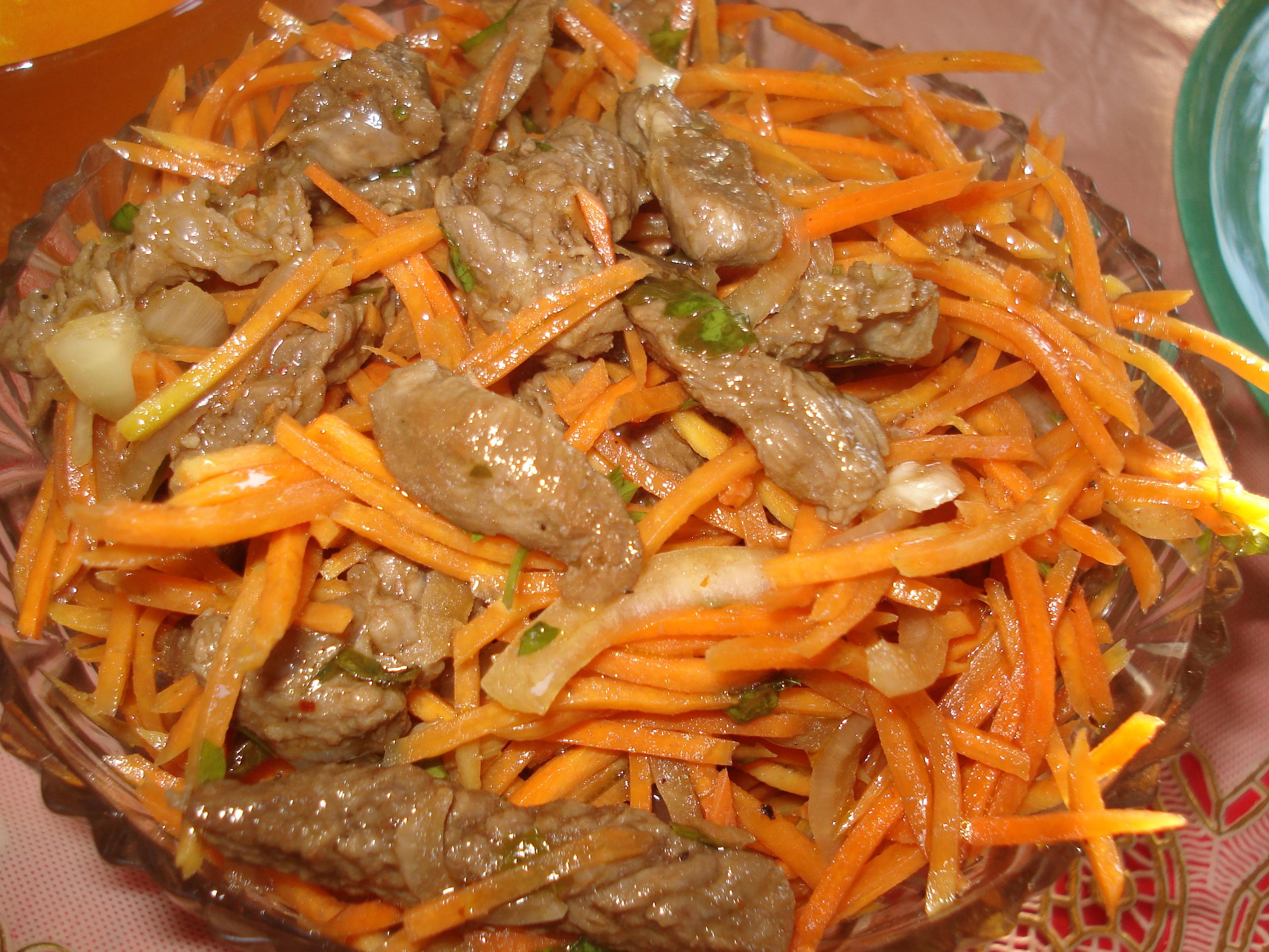 Соевое мясо по корейски рецепт. Корейский салат Хе. Мясо Хе. Салат Хе из мяса. Салат с мясом и морковью.