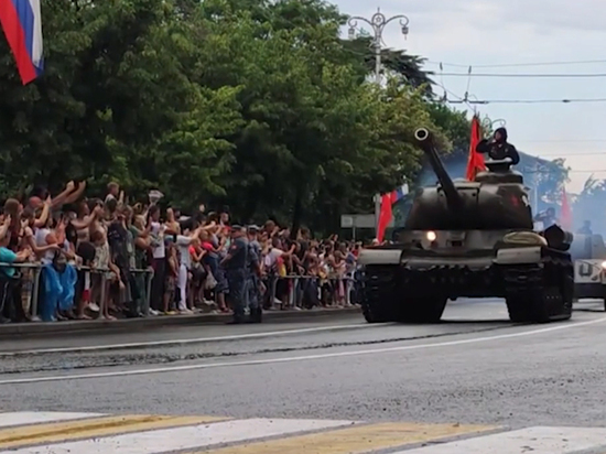 Военные прокомментировали сообщения о «чуть не въехавшем» в зрителей танке