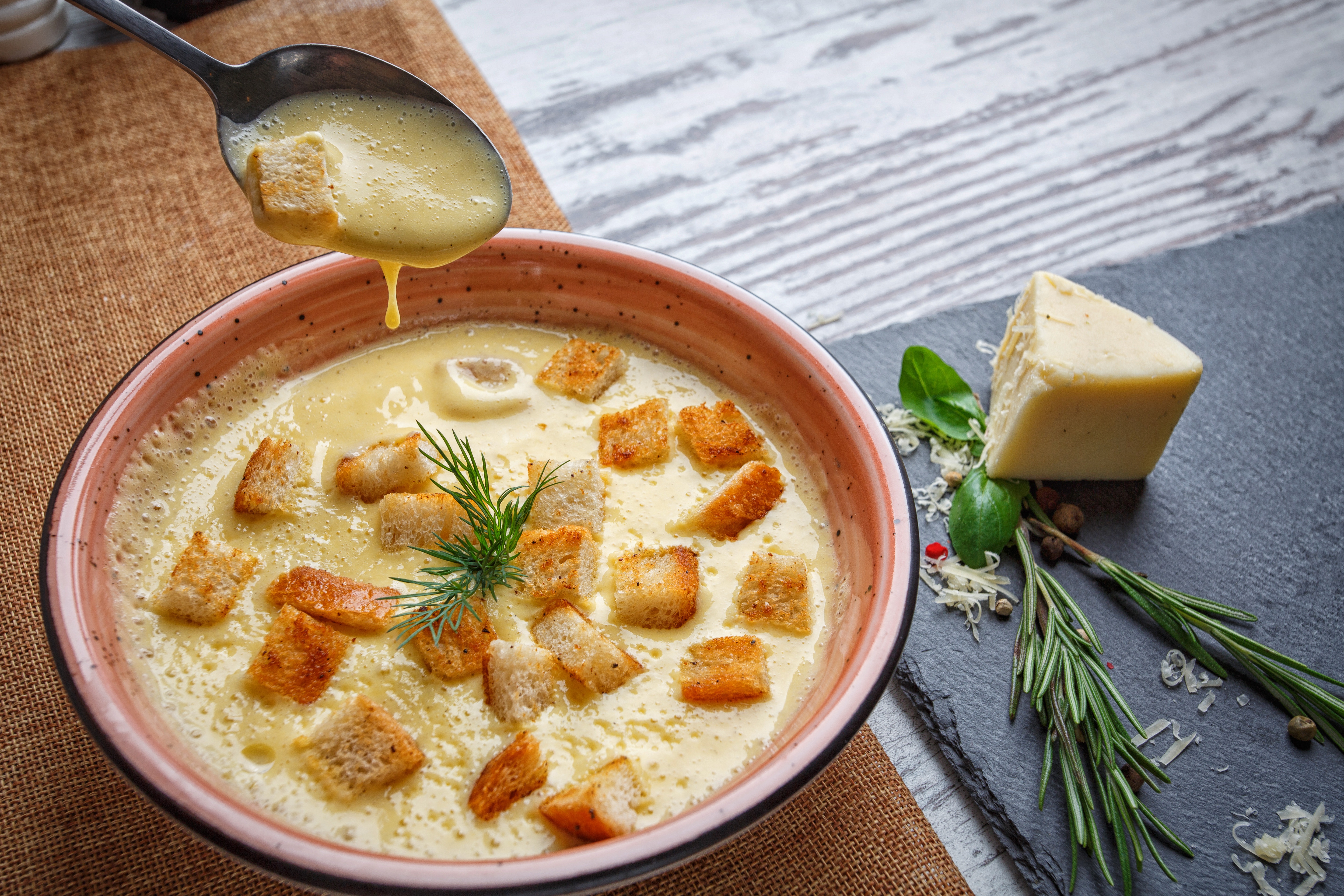 Суп пюре с плавленным сыром и курицей. Суп Романо сырный. Рецептура сырный суп пюре. Сырный суп пюре с плавленным сыром.