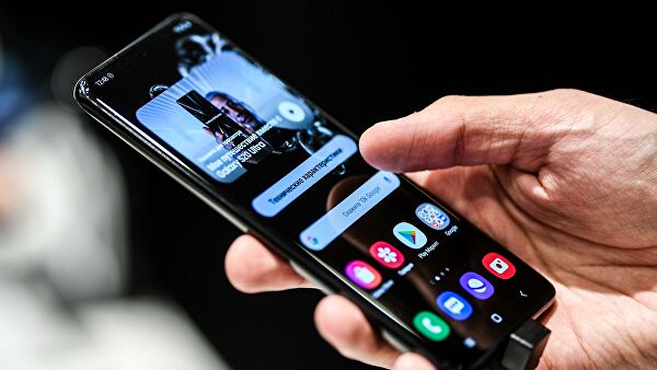 Обновление «сломало» зарядку на флагманских смартфонах Samsung