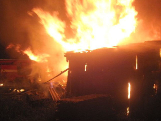 Москвича убило током при тушении пожара в соседской бане