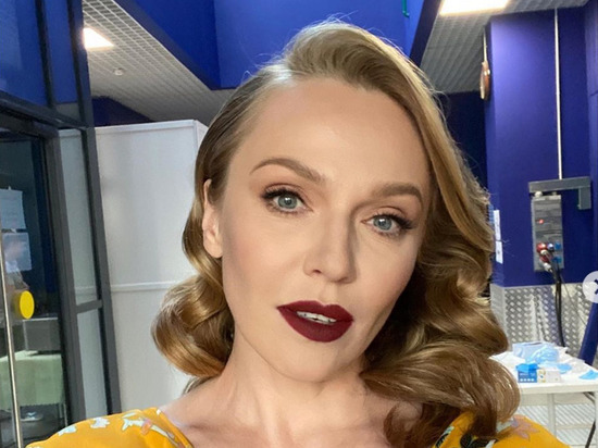 Альбина Джанабаева напугала фанатов снимком без макияжа