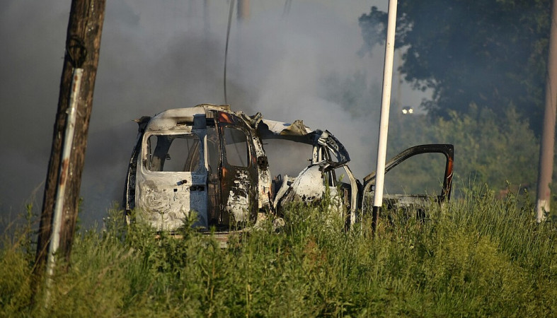 Автомобиль в лесу