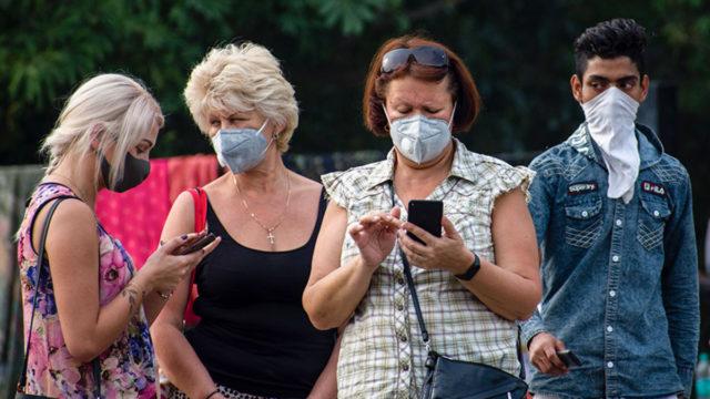 В WhatsApp разгоняют новый фейк про пропитанные наркотиками медицинские маски