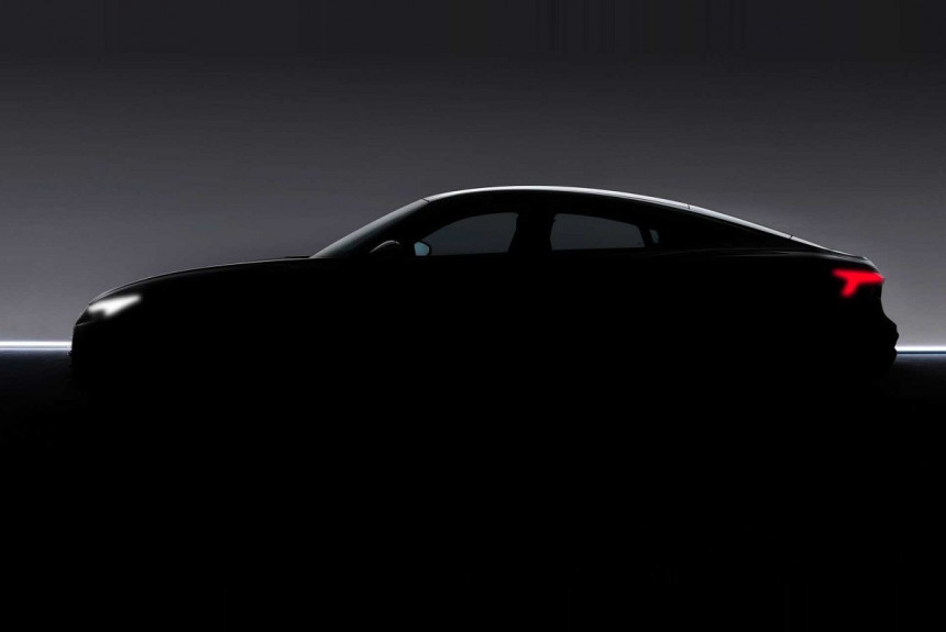 Серийный Audi e-tron GT готовится к премьере вместе с RS-версией
