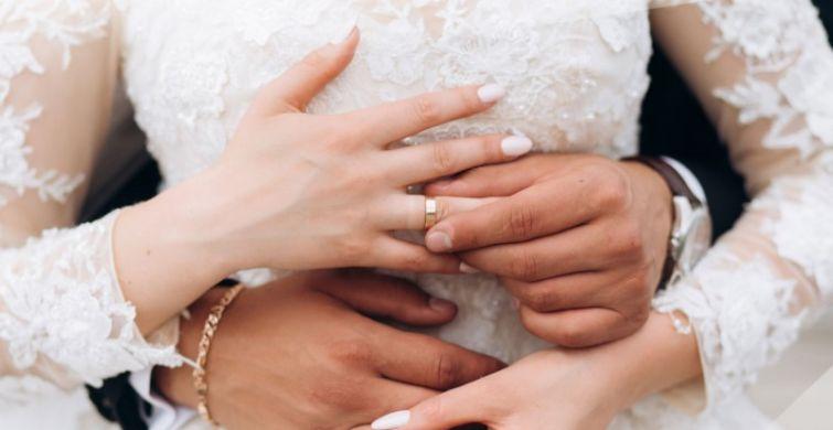 Почему мужу и жене надо постоянно носить обручальные кольца