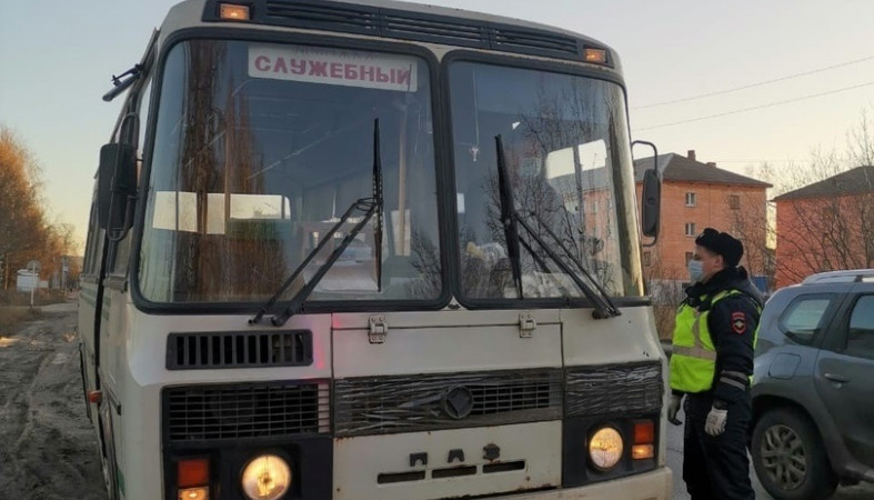 ГИБДД оштрафовала водителя автобуса за езду без техосмотра