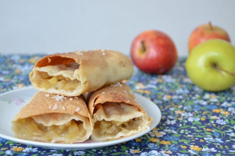 Одесская вертута с яблоками – рецепт бюджетного и вкусного десерта.
