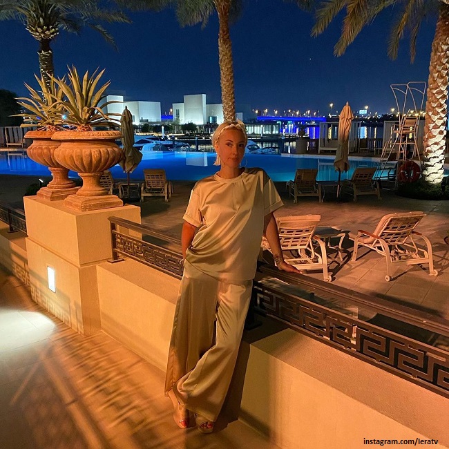 Лера Кудрявцева демонстрирует семейную идиллию на отдыхе в Дубае
