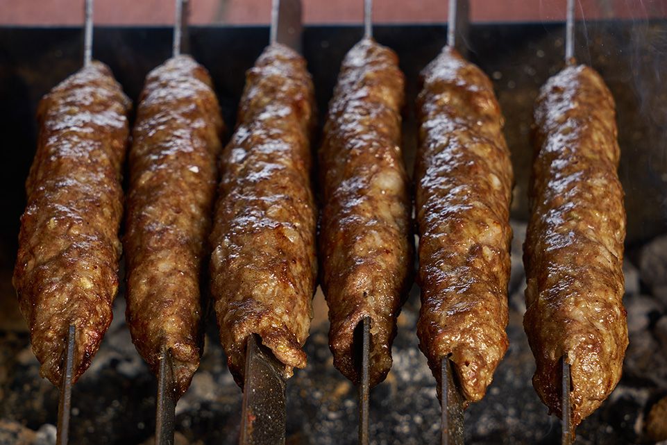 Рецепт приготовления люля. Люля кебаб. Шашлык люля-кебаб на мангале. Шашлык Lula Kebab. Люля-кебаб Mangal мангал люля.