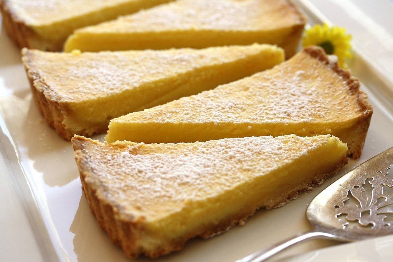 Легкий пирог с лимонной начинкой