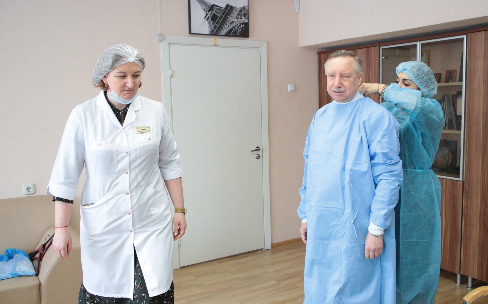 Власти Петербурга сокращают коечный фонд на фоне роста количества больных COVID-19