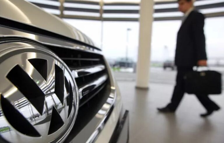 Россия воюет, гробит молодежь, а Китай пользуется нашими плодами