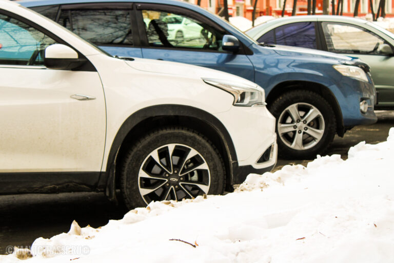 Найти владельца авто, заблокировавшего проезд