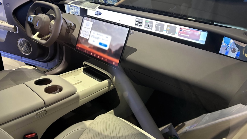 Автосалон в Шанхае 2025. Изучаем новинки на «живых» фото