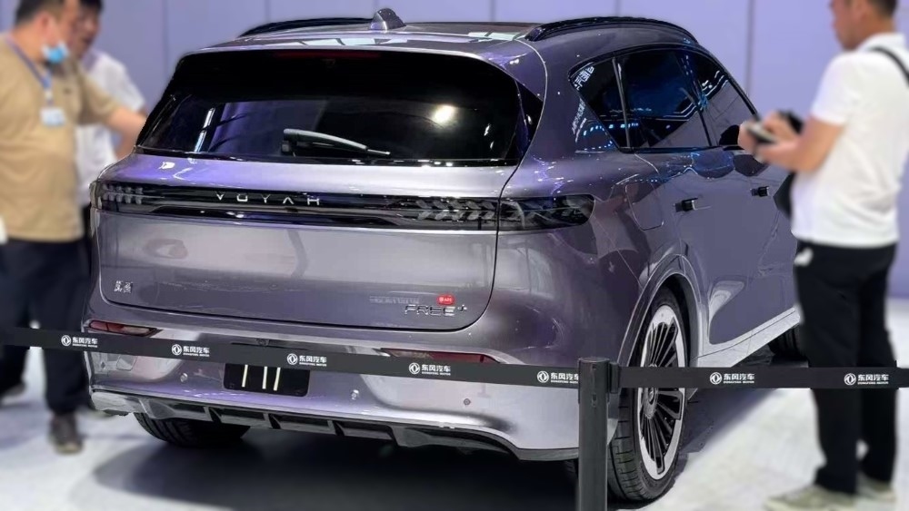 Автосалон в Шанхае 2025. Изучаем новинки на «живых» фото