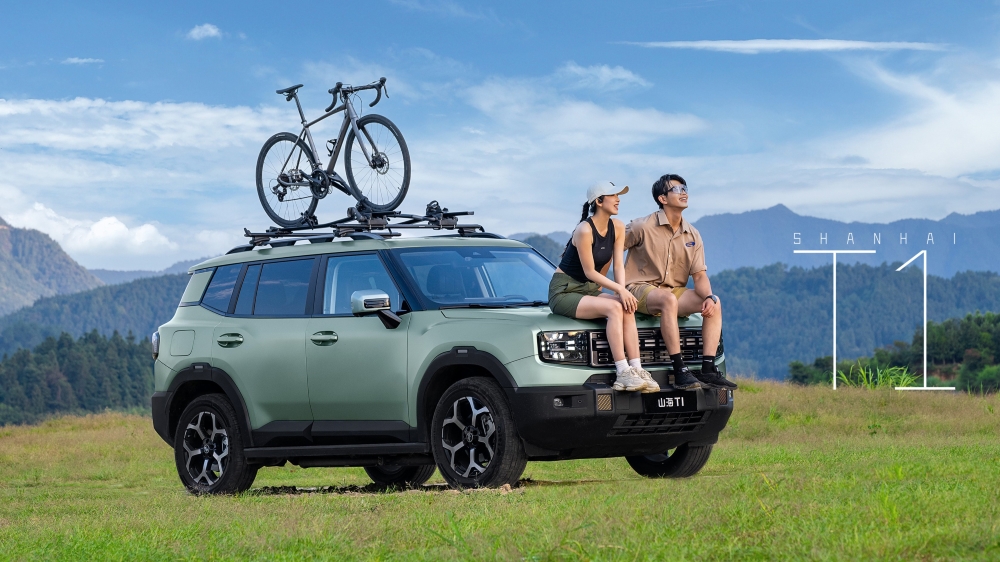  Jetour показал гибридный кроссовер T1 с полным приводом. Он получит три электромотора