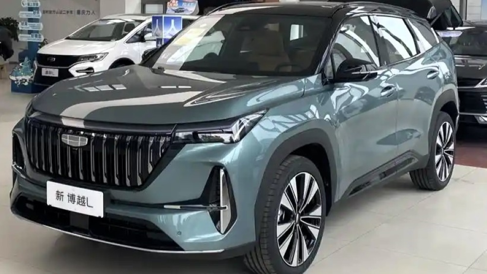  Сменил поколение. Новый Geely Atlas вышел на рынок Китая