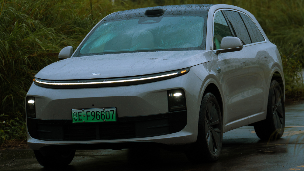 «3000 машин уже на складе». Дилер раскрыл цены на автомобили Li Auto в России