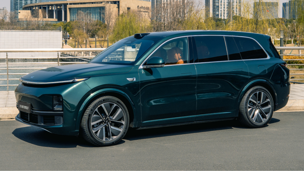 «3000 машин уже на складе». Дилер раскрыл цены на автомобили Li Auto в России