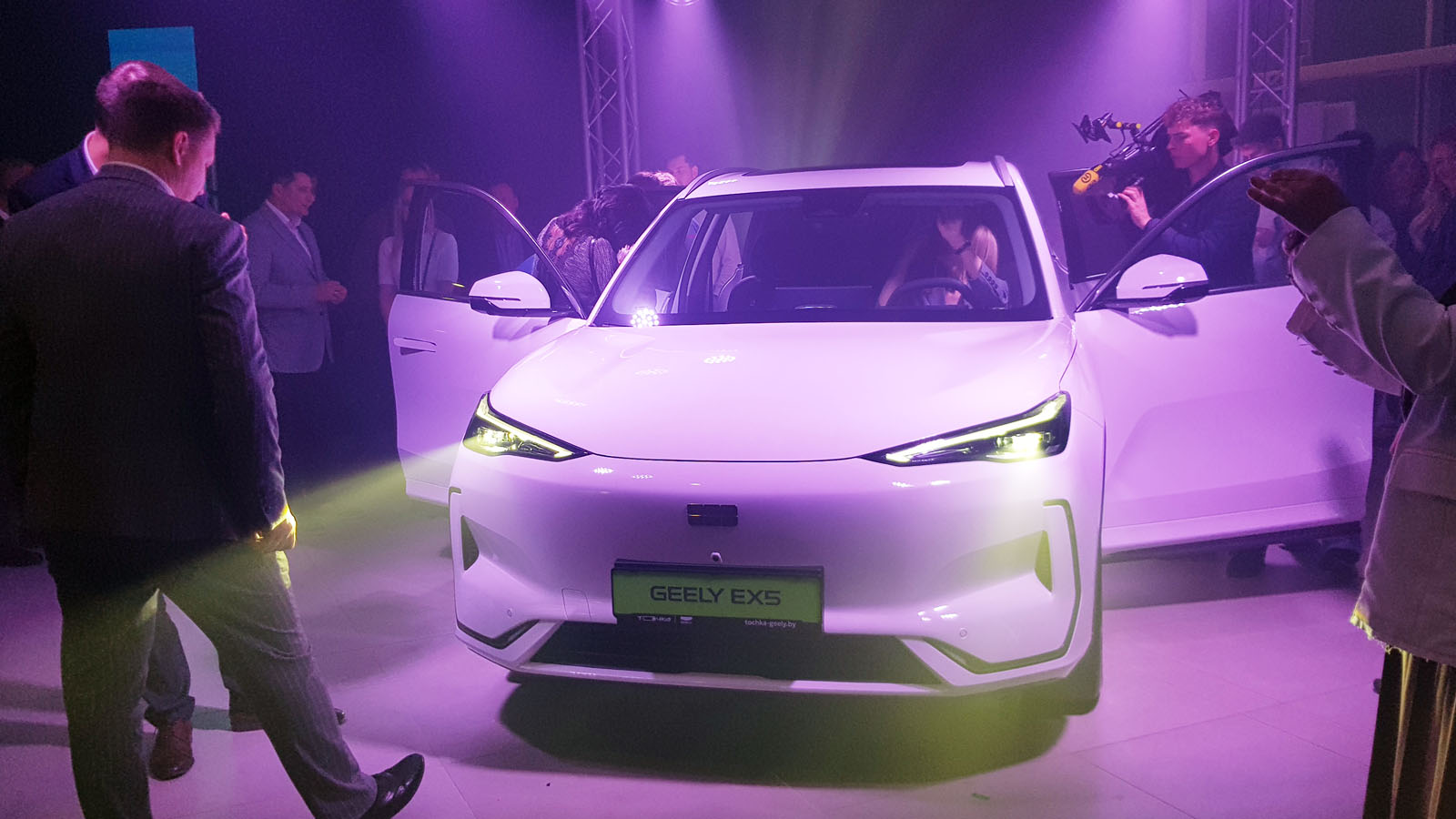  Быстрее Geely Atlas, дешевле Belgee X70! В Беларуси представили Geely EX5 местной сборки