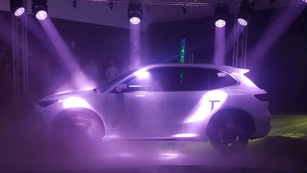 Быстрее Geely Atlas, дешевле Belgee X70! В Беларуси представили Geely EX5 местной сборки
