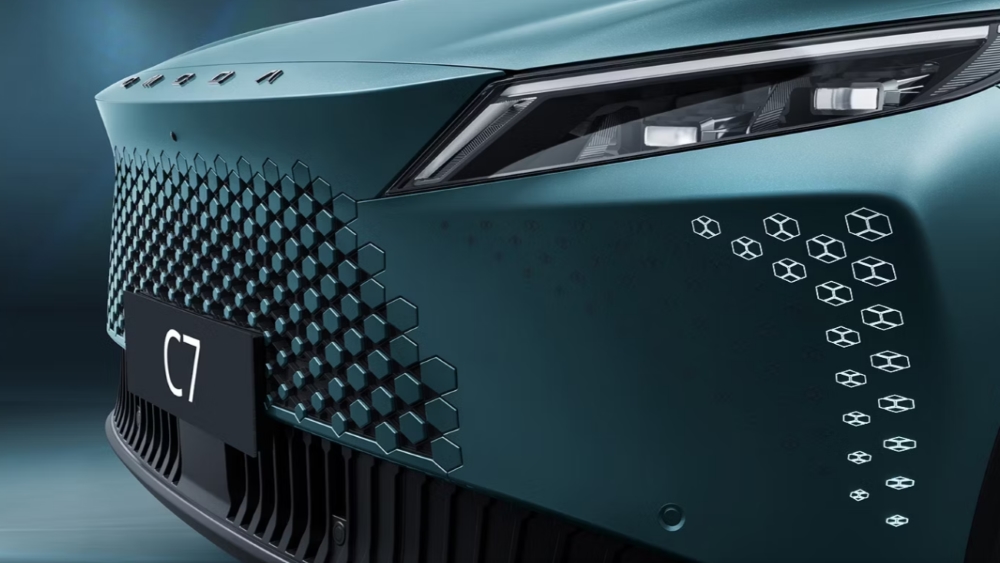  Дилер раскрыл стоимость кроссовера Omoda C7. Дорого или дешево на фоне конкурентов?