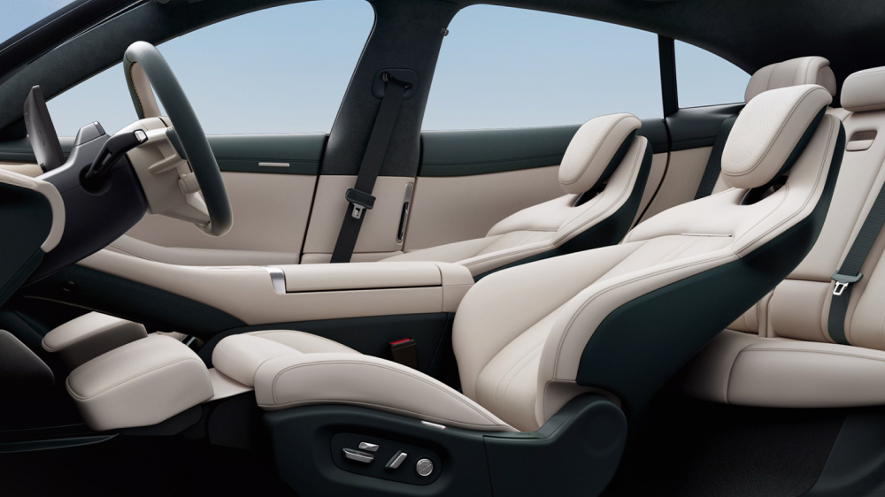 Электрический кроссовер Xiaomi YU7 представили официально. Это «убийца» Tesla Model Y