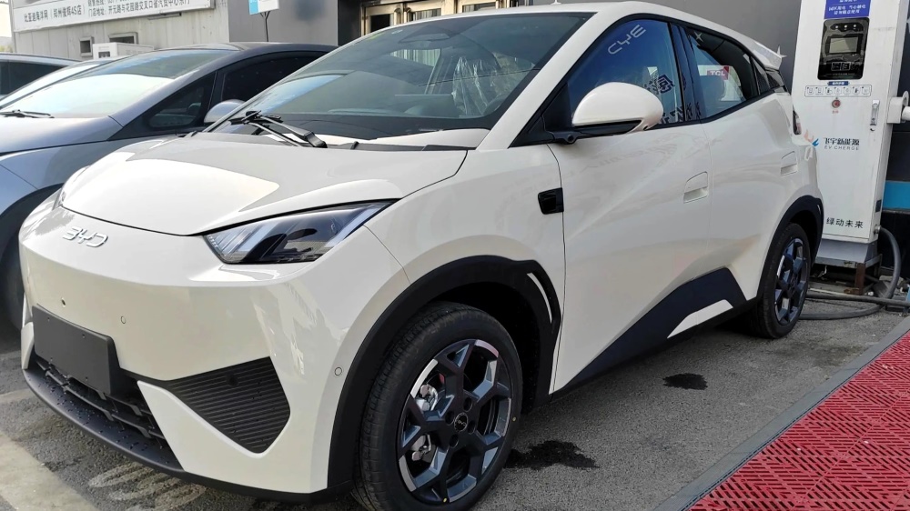 Geely, BYD и Wuling. Названы самые популярные автомобили в Китае по итогам апреля