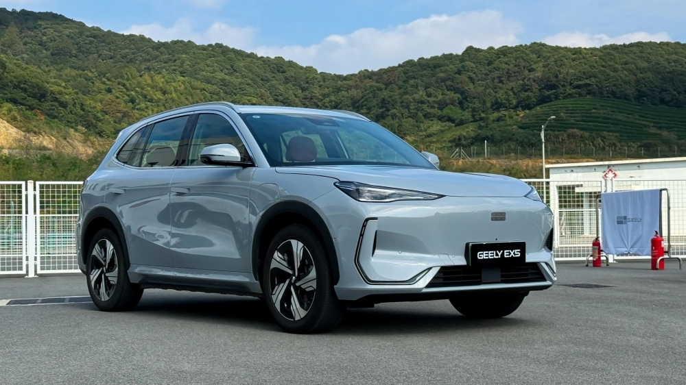 Geely EX5 и Atlas белорусской сборки получили ОТТС. Это глобальные модели