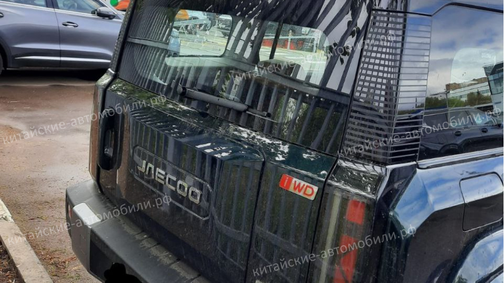 Кроссовер Jaecoo EJ6 заметили у дилерского центра в России. Он готов к старту продаж