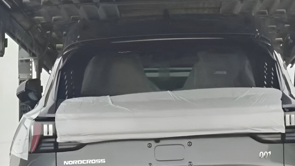 Nordcross 001 на базе Lynk & Co 09 заметили на автовозе. Кроссовер вскоре появится в России